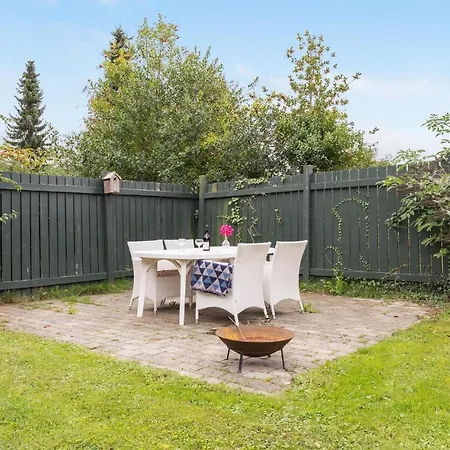 3 Bedroom Awesome In *