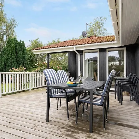 3 Bedroom Awesome In بيت للعطل *